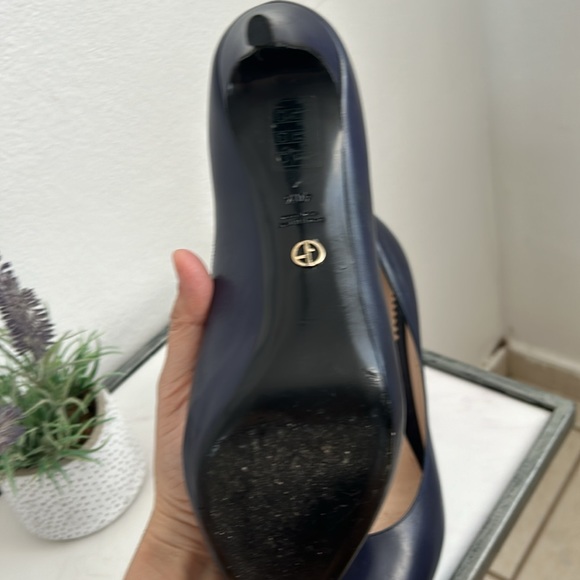 Giorgio Armani blue patent leather heels. Size 40 1/2 without  box. - Picture 2 of 3